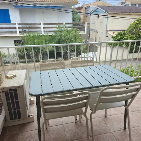 Des T2+terrasse * Gruissan